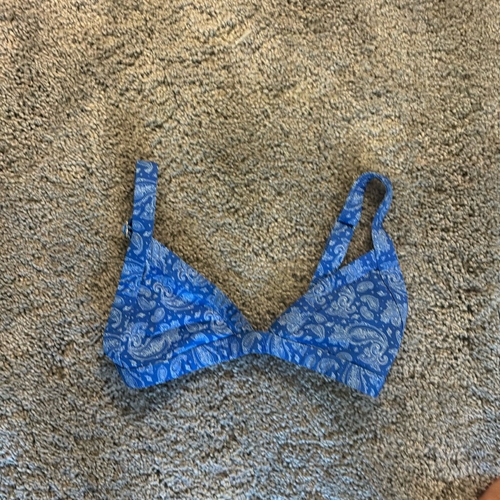 One one swim bikini top never worn